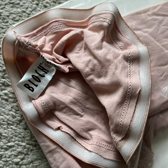 Bloch Hipstar Low-Rise Ballet Footed Tights Sz A NIP - Picture 5 of 5